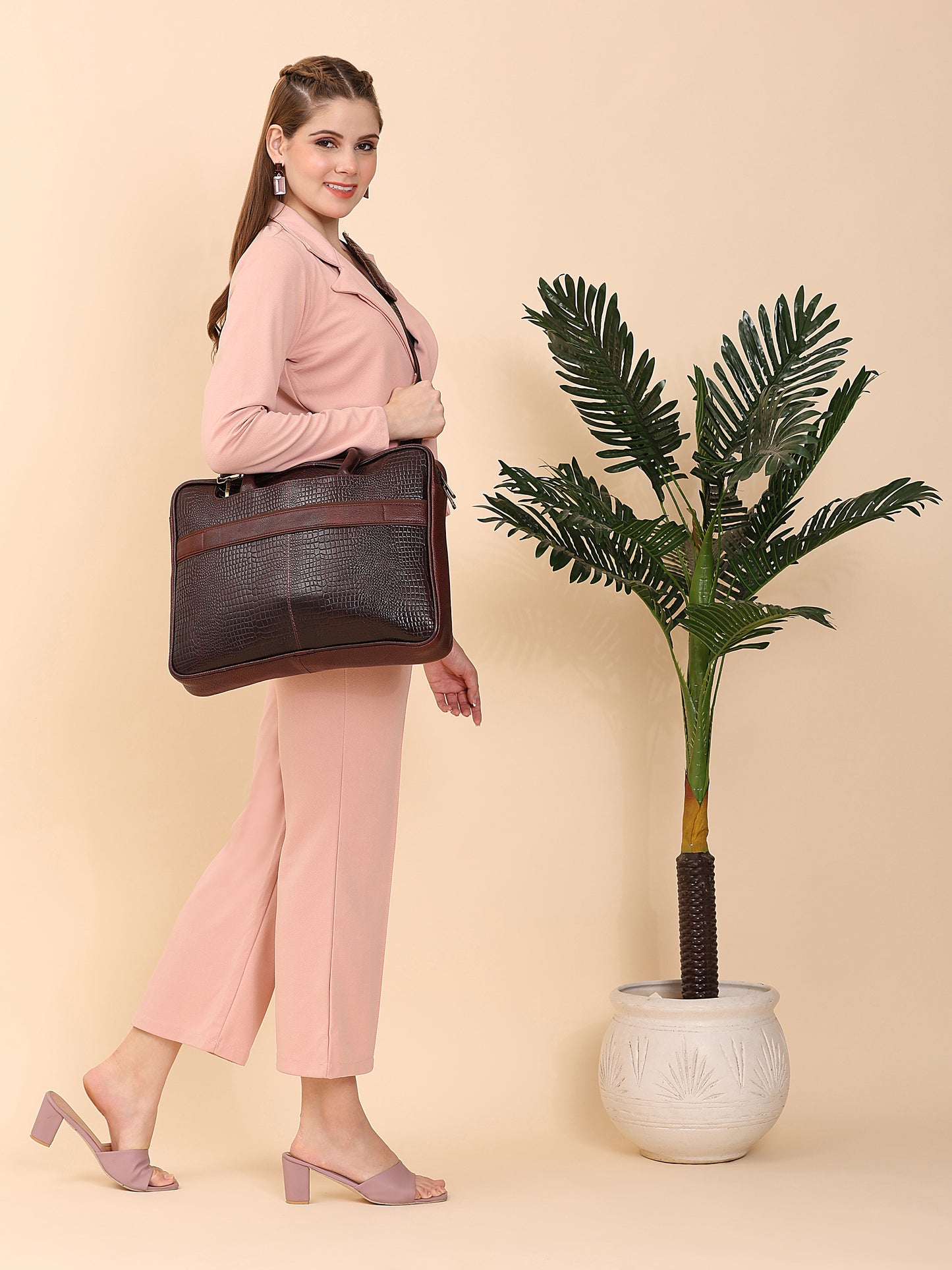 Regal Executive Leather Laptop Messenger Bag - Antique Black